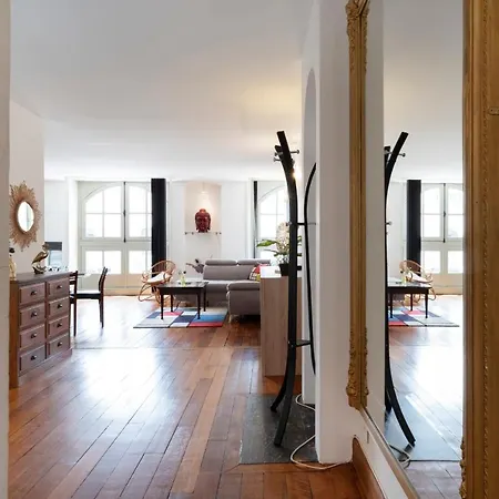 Sur La Place Stanislas Apartment *